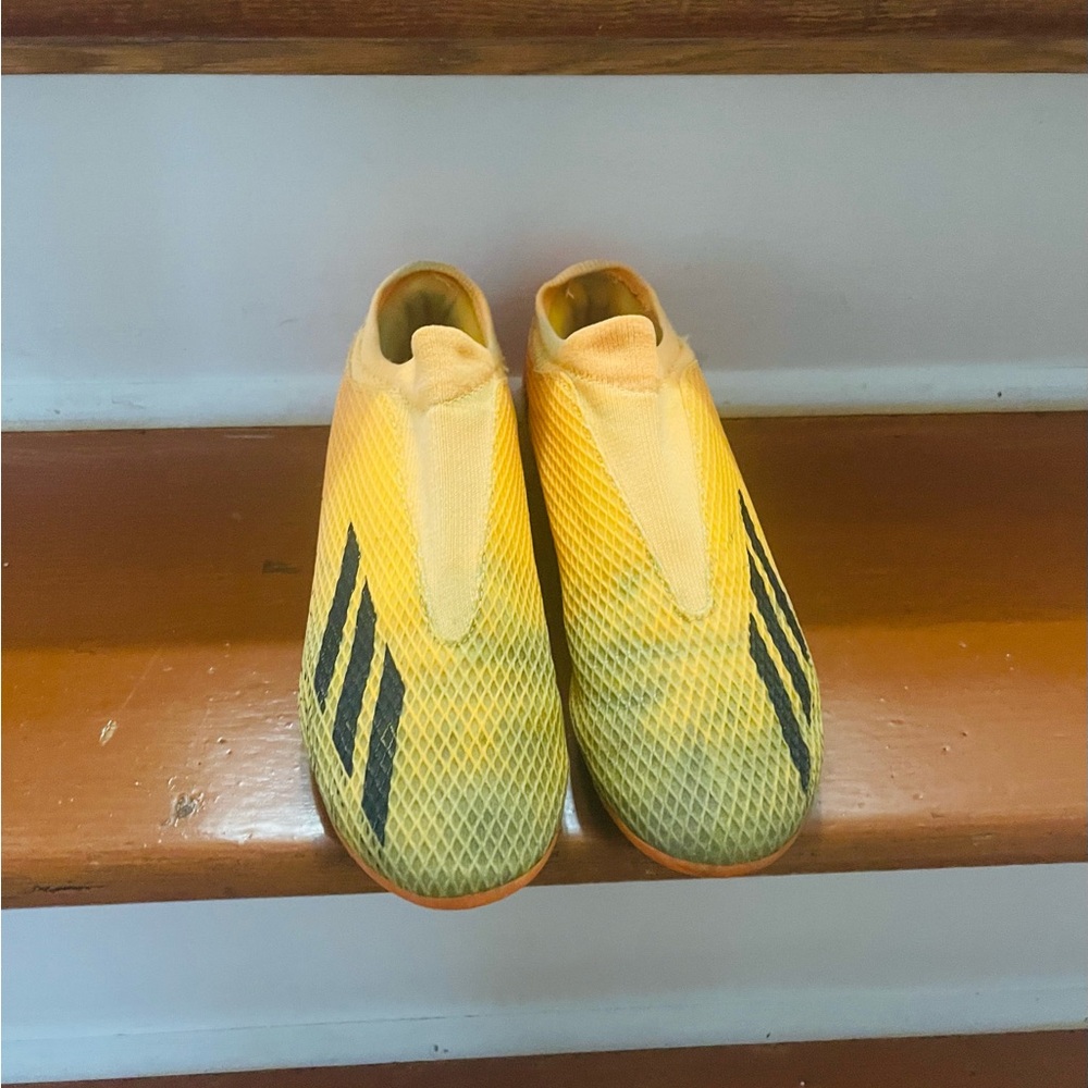 Soccer cleats